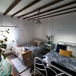 Casa Piruca بيت للعطل *
